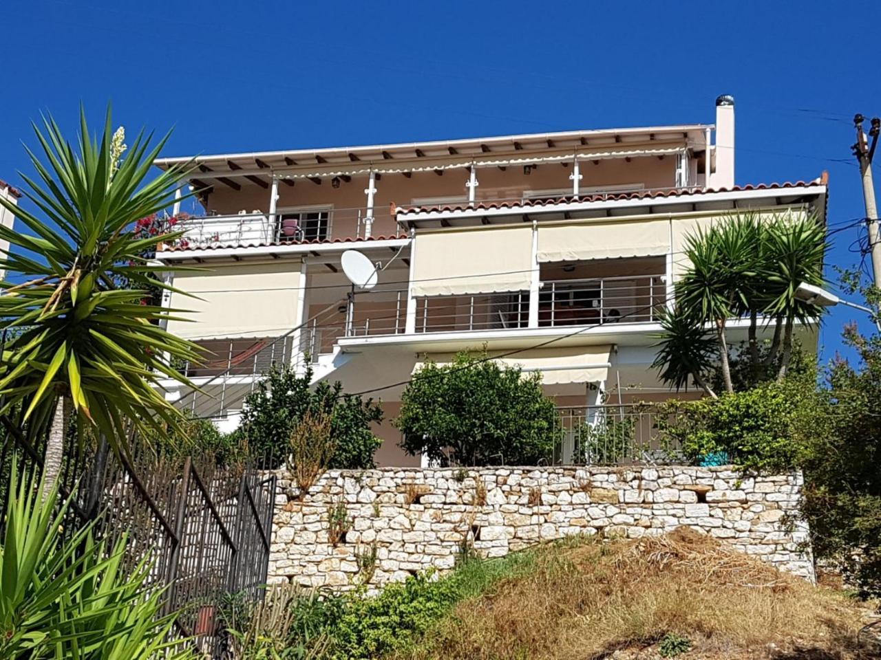 ★ Meniko'S House ★ Cozy Nest Apartment Himare Bagian luar foto